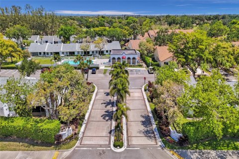 House in Royal Palm Beach, Florida 3 bedrooms, 139.82 sq.m. № 1817017 - photo 29