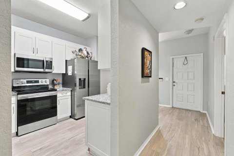 Condo in Tamarac, Florida, 2 bedrooms  № 2390104 - photo 6