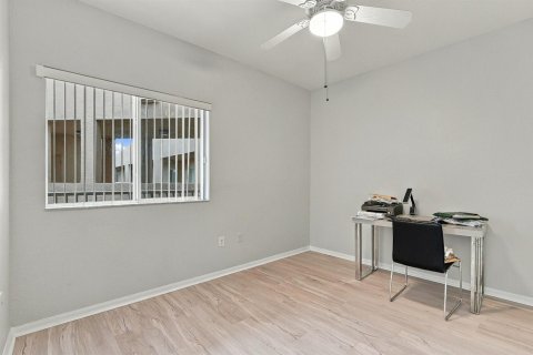 Condo in Tamarac, Florida, 2 bedrooms  № 2390104 - photo 29