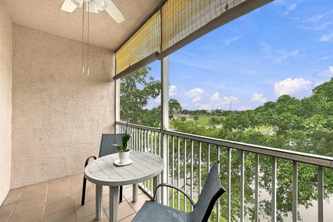 Condo in Tamarac, Florida, 2 bedrooms  № 2390104 - photo 27