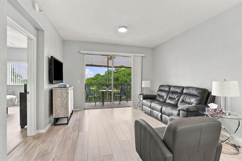 Condo in Tamarac, Florida, 2 bedrooms  № 2390104 - photo 24