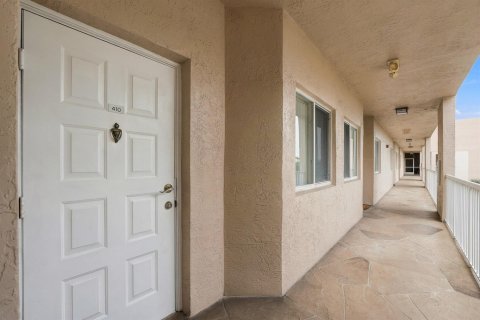 Condo in Tamarac, Florida, 2 bedrooms  № 2390104 - photo 17