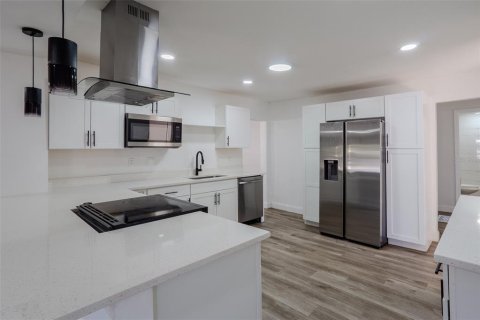 Villa ou maison à vendre à Fort Myers, Floride: 5 chambres, 243.13 m2 № 2139569 - photo 6