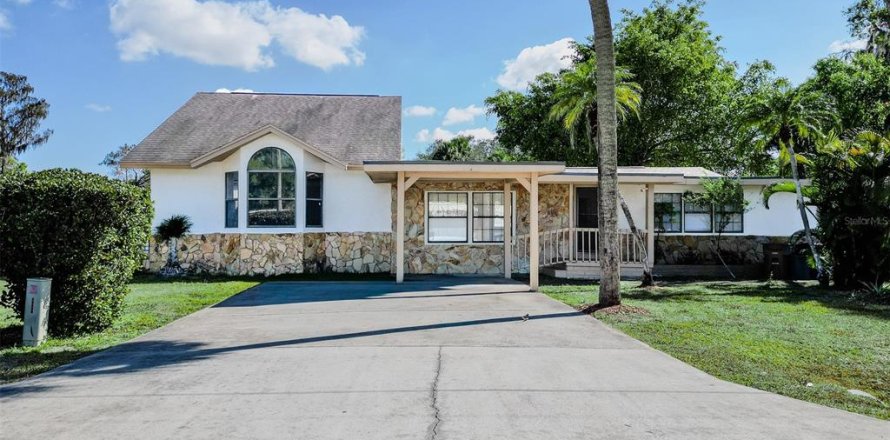 Villa ou maison à Fort Myers, Floride 5 chambres, 243.13 m2 № 2139569