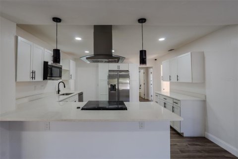 Villa ou maison à vendre à Fort Myers, Floride: 5 chambres, 243.13 m2 № 2139569 - photo 5