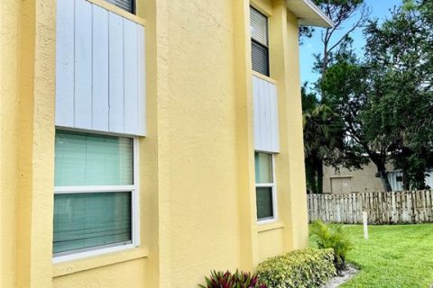 Condo in Melbourne, Florida, 2 bedrooms № 2219237 - photo 30