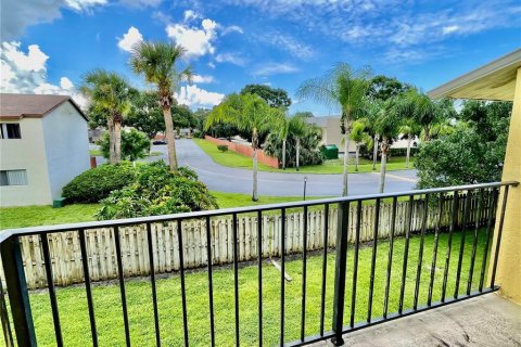 Condo in Melbourne, Florida, 2 bedrooms № 2219237 - photo 25