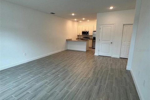 Casa en alquiler en Kissimmee, Florida, 2 dormitorios, 98.01 m2 № 1902316 - foto 6