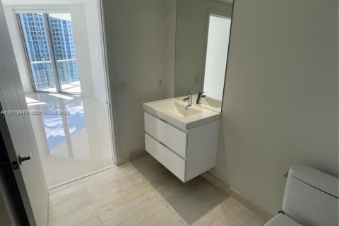 Condo in North Miami Beach, Florida, 2 bedrooms № 2241969 - photo 18