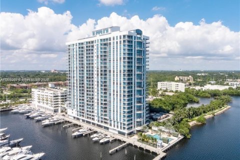 Condo in North Miami Beach, Florida, 2 bedrooms № 2241969 - photo 22