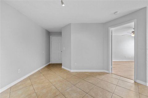 Copropriété à louer à Orlando, Floride: 2 chambres, 93.18 m2 № 2385598 - photo 6