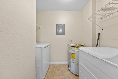 Copropriété à louer à Orlando, Floride: 2 chambres, 93.18 m2 № 2385598 - photo 17