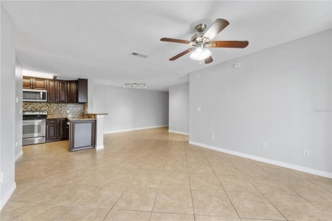 Copropriété à louer à Orlando, Floride: 2 chambres, 93.18 m2 № 2385598 - photo 10