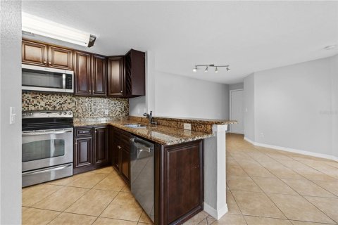 Copropriété à louer à Orlando, Floride: 2 chambres, 93.18 m2 № 2385598 - photo 13