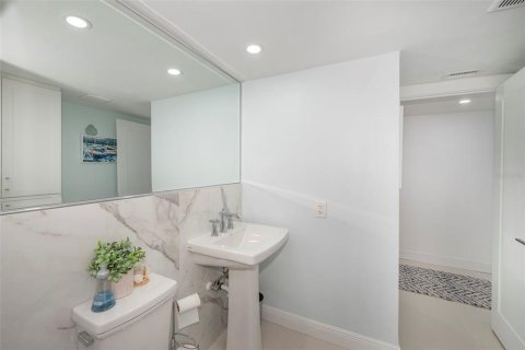 Copropriété à vendre à Clearwater, Floride: 2 chambres, 130.9 m2 № 2432705 - photo 26