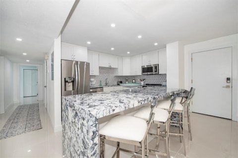 Copropriété à vendre à Clearwater, Floride: 2 chambres, 130.9 m2 № 2432705 - photo 13