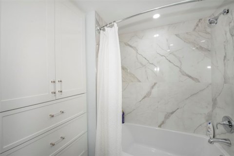 Copropriété à vendre à Clearwater, Floride: 2 chambres, 130.9 m2 № 2432705 - photo 25