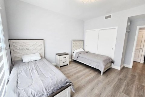 Copropriété à vendre à Hollywood, Floride: 2 chambres, 108.7 m2 № 2081360 - photo 15