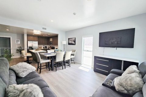 Copropriété à vendre à Hollywood, Floride: 2 chambres, 108.7 m2 № 2081360 - photo 5