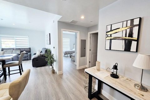 Copropriété à vendre à Hollywood, Floride: 2 chambres, 108.7 m2 № 2081360 - photo 8