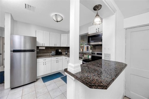 Villa ou maison à vendre à Saint Petersburg, Floride: 2 chambres, 72.84 m2 № 2433108 - photo 9