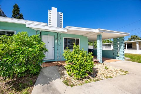 Villa ou maison à Saint Petersburg, Floride 2 chambres, 72.84 m2 № 2433108