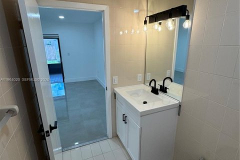 Villa ou maison à vendre à Miami, Floride: 3 chambres, 143.35 m2 № 2081071 - photo 30