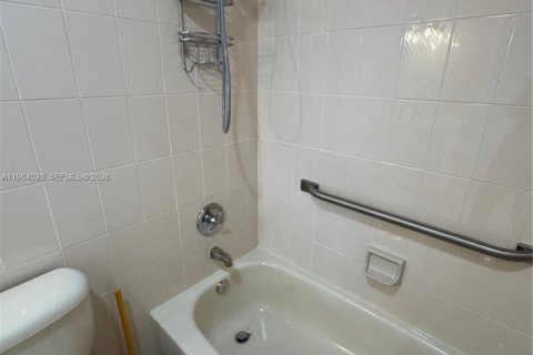 Villa ou maison à vendre à Miami, Floride: 3 chambres, 143.35 m2 № 2081071 - photo 29