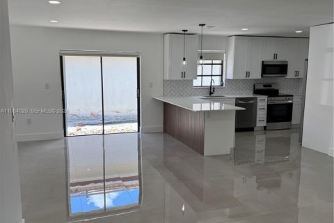 Villa ou maison à vendre à Miami, Floride: 3 chambres, 143.35 m2 № 2081071 - photo 26
