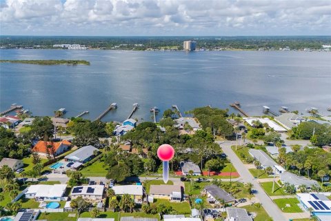 House in Daytona Beach, Florida 2 bedrooms, 75.81 sq.m. № 2429350 - photo 13