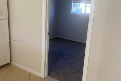 Condo in Riviera Beach, Florida, 3 bedrooms  № 1709275 - photo 17