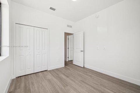 Townhouse in Homestead, Florida 4 bedrooms, 161.56 sq.m. № 1696762 - photo 9