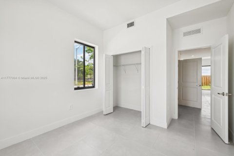 Townhouse in Homestead, Florida 4 bedrooms, 161.56 sq.m. № 1696762 - photo 28