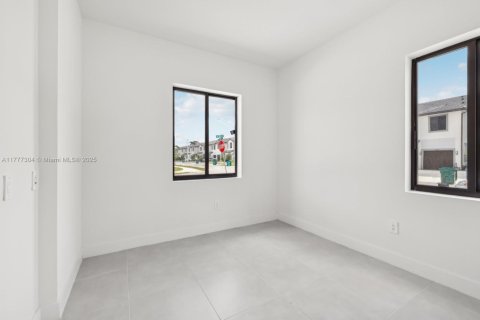 Townhouse in Homestead, Florida 4 bedrooms, 161.56 sq.m. № 1696762 - photo 30