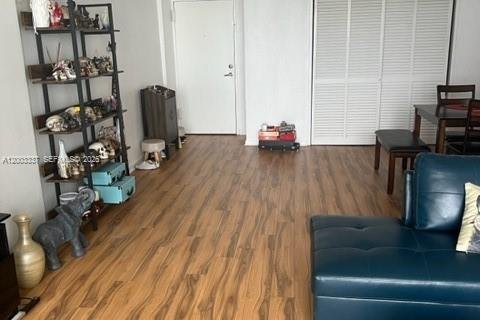 Copropriété à louer à Hollywood, Floride: 1 chambre, 75.9 m2 № 2066584 - photo 17