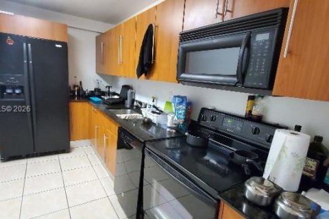 Copropriété à louer à Hollywood, Floride: 1 chambre, 75.9 m2 № 2066584 - photo 15