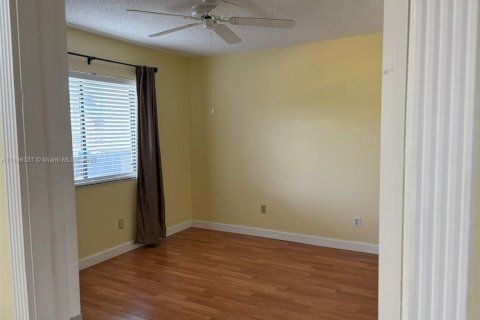 Condo in Plantation, Florida, 2 bedrooms  № 1950449 - photo 9