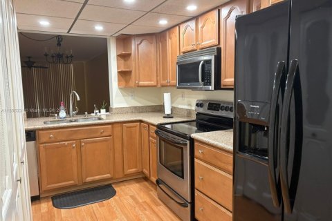 Condo in Plantation, Florida, 2 bedrooms  № 1950449 - photo 6