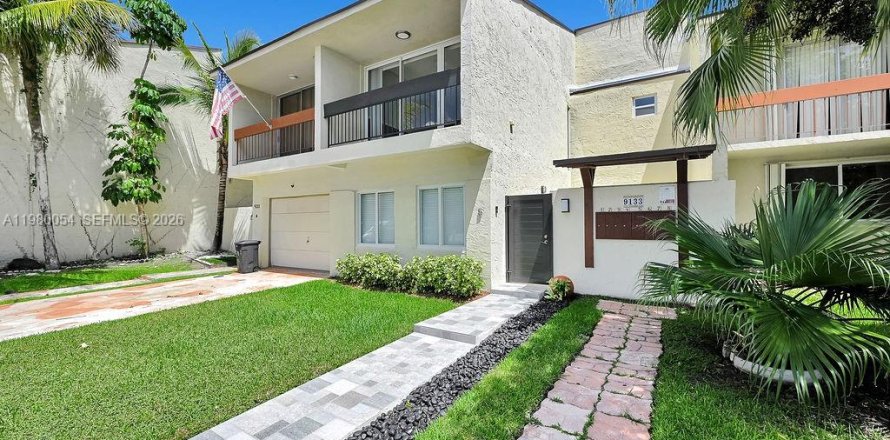 Кондоминиум с 4 спальнями в Майами, Флорида № 2047124