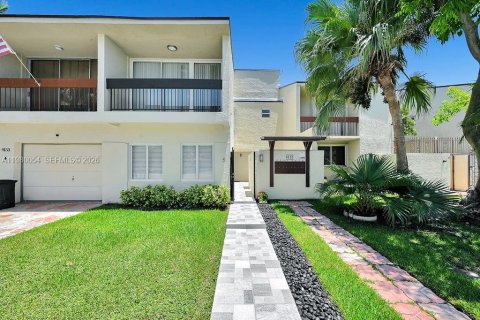 Купить кондоминиум в Майами, Флорида 4 спальни, 183.02м2, № 2047124 - фото 2