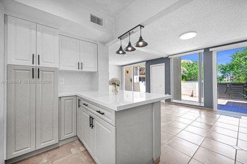 Купить кондоминиум в Майами, Флорида 4 спальни, 183.02м2, № 2047124 - фото 21