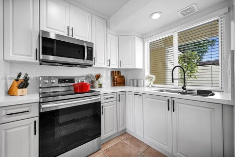 Купить кондоминиум в Майами, Флорида 4 спальни, 183.02м2, № 2047124 - фото 18