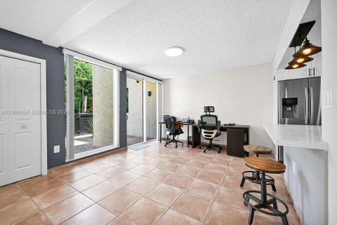 Купить кондоминиум в Майами, Флорида 4 спальни, 183.02м2, № 2047124 - фото 13