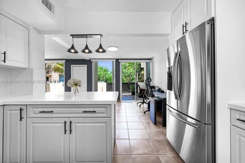 Купить кондоминиум в Майами, Флорида 4 спальни, 183.02м2, № 2047124 - фото 20