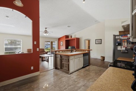 House in Palm Coast, Florida 3 bedrooms, 187.66 sq.m. № 2420252 - photo 22
