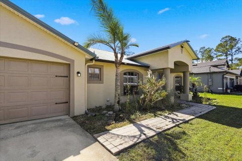 House in Palm Coast, Florida 3 bedrooms, 187.66 sq.m. № 2420252 - photo 4