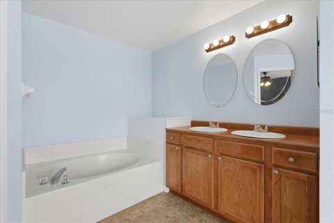 House in Palm Coast, Florida 3 bedrooms, 187.66 sq.m. № 2420252 - photo 29