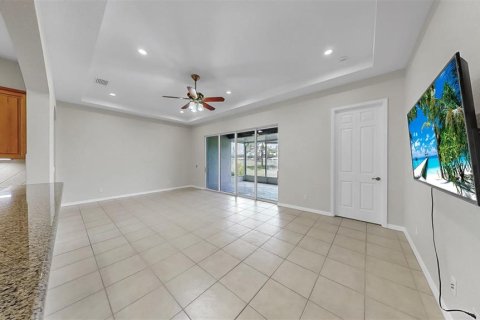 Condo in Sun City Center, Florida, 2 bedrooms  № 1906698 - photo 19