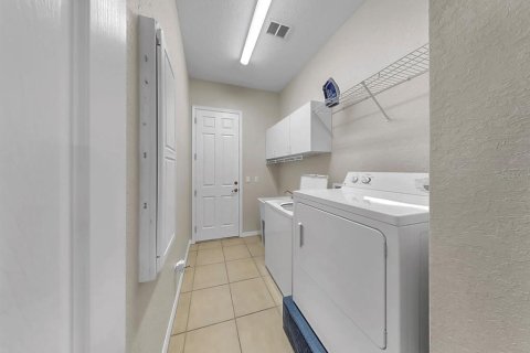 Condo in Sun City Center, Florida, 2 bedrooms  № 1906698 - photo 29