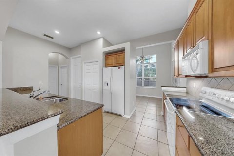 Condo in Sun City Center, Florida, 2 bedrooms  № 1906698 - photo 10
